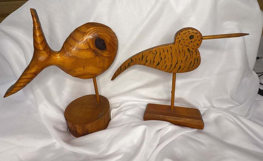Vintage Hand Carved UnSigned Wood Bird Figurine - Folk Art Wood Bird Figurine